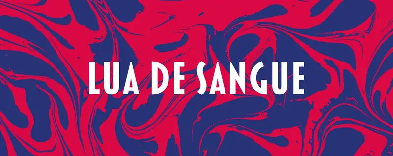 Título Lua de Sangue em branco sobre ilustração vermelha e azul